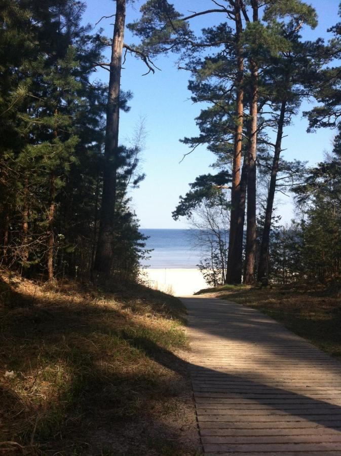 Family Summer House In Jūrkalne Eksteriør billede